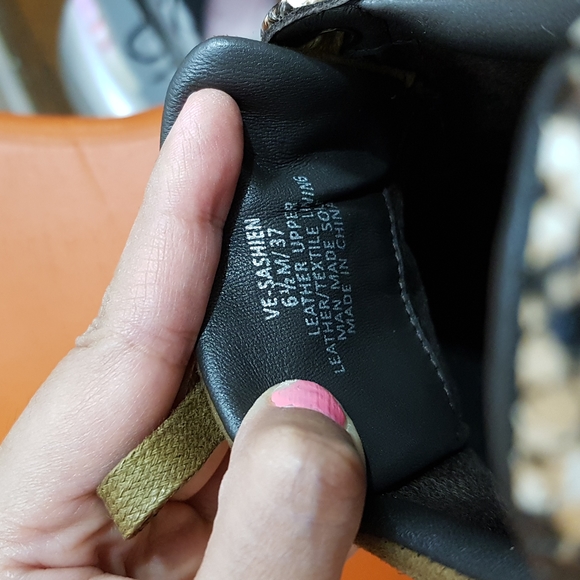 NEW Vince Camuto Leather & Suede Bling Rhinestone Multi-toned Sneakers - Picture 12 of 17